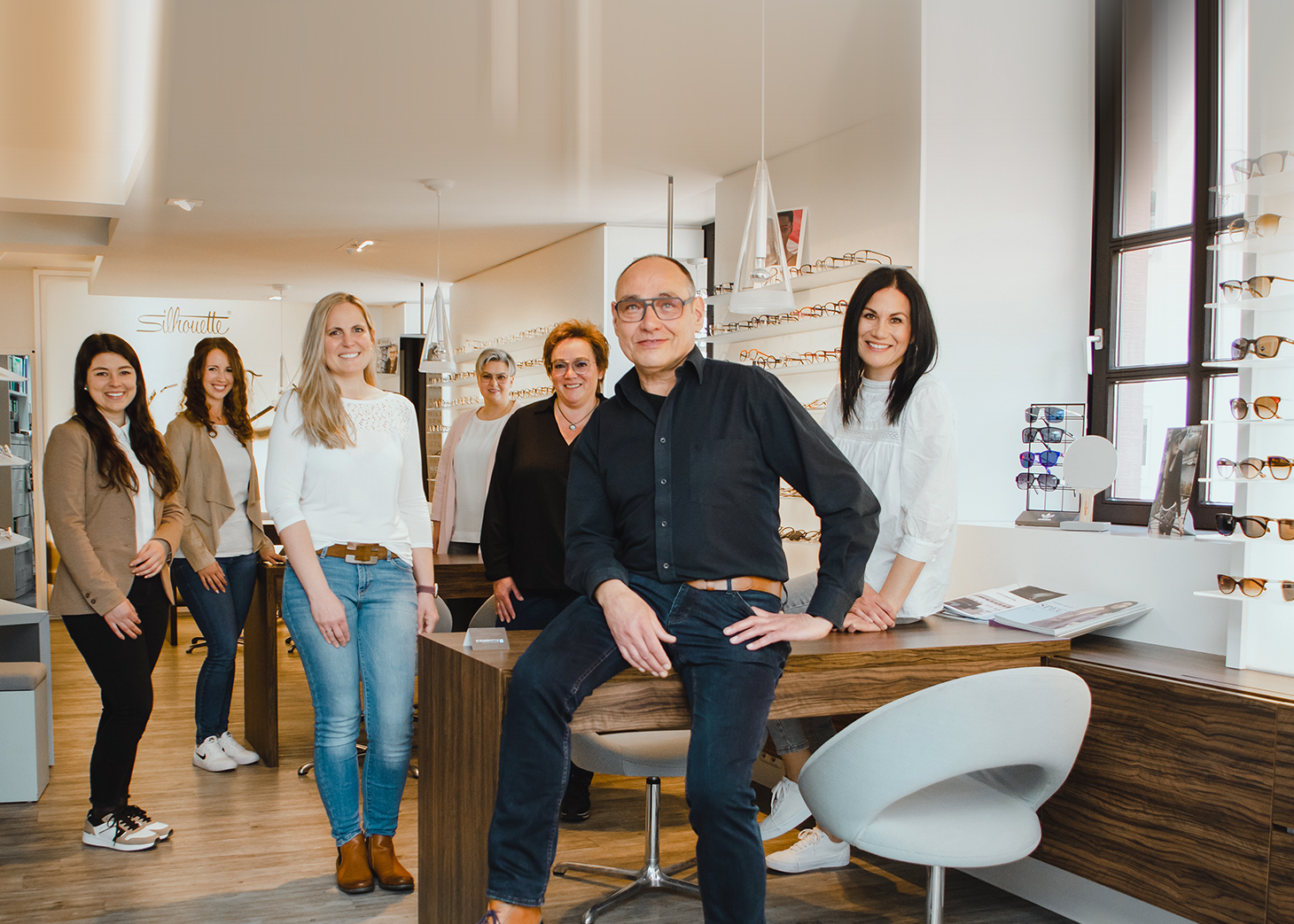 Gruppenfoto des Steueroptik Mahler Teams